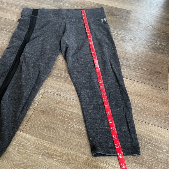 Victoria’s Secret Capri Mesh Detail Legging - Picture 3 of 6